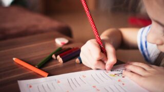 宿題やらない子が即机に向かった！コナンを”期間限定”で使う作戦の画像